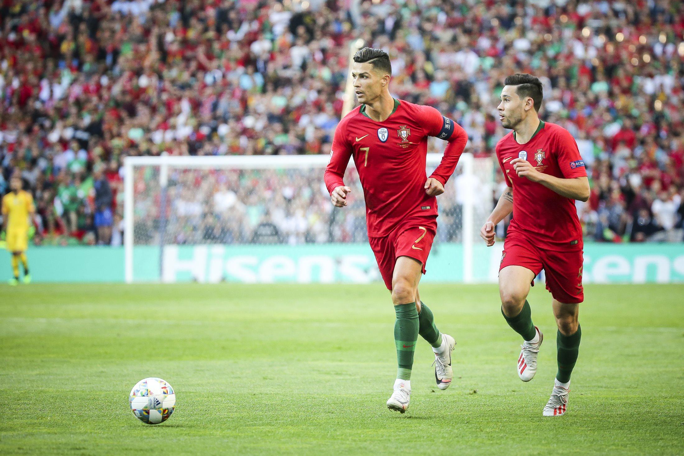 نتائج مباريات الدوري الإنجليزي يوم أمستفاصيل المواجهات والأهداف