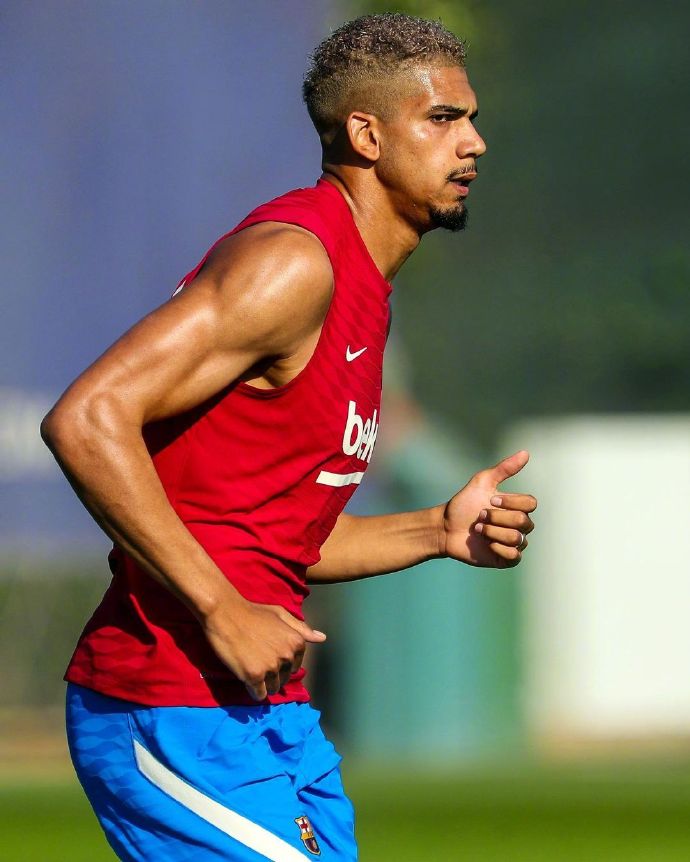 من هو لاعب الأهلي الجديد؟